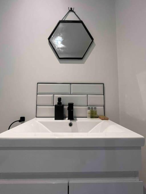 Entire Property In Downham Market, Serviced Accomodation Daire Dış mekan fotoğraf